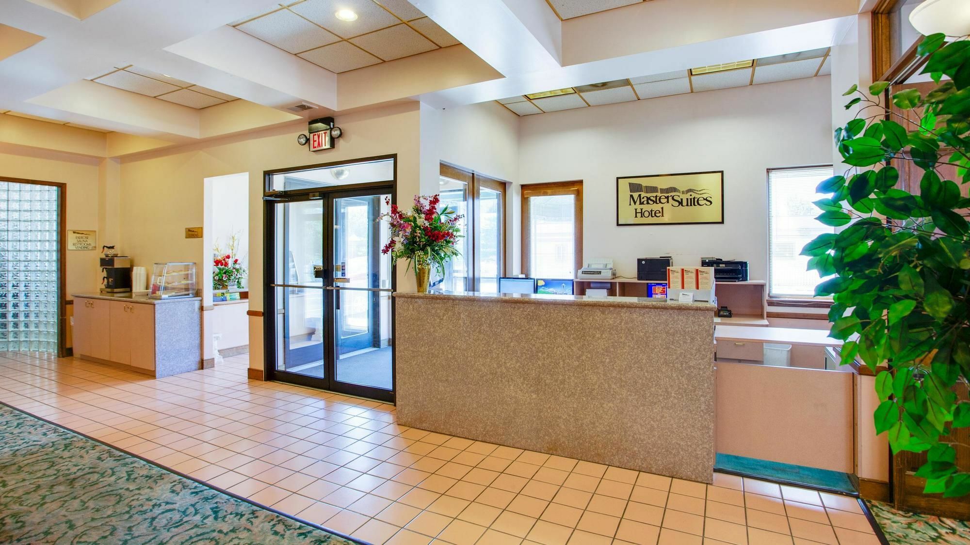 Master Suites Hotel Waldorf Exterior photo